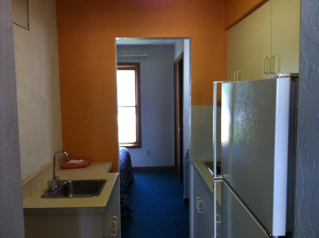 East Street Inn & Suites Tipton Екстериор снимка