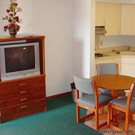 East Street Inn & Suites Tipton Стая снимка
