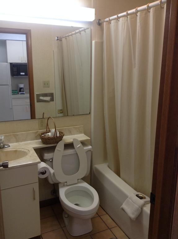 East Street Inn & Suites Tipton Стая снимка