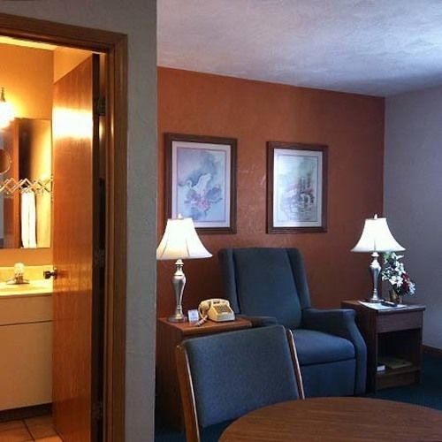 East Street Inn & Suites Tipton Екстериор снимка